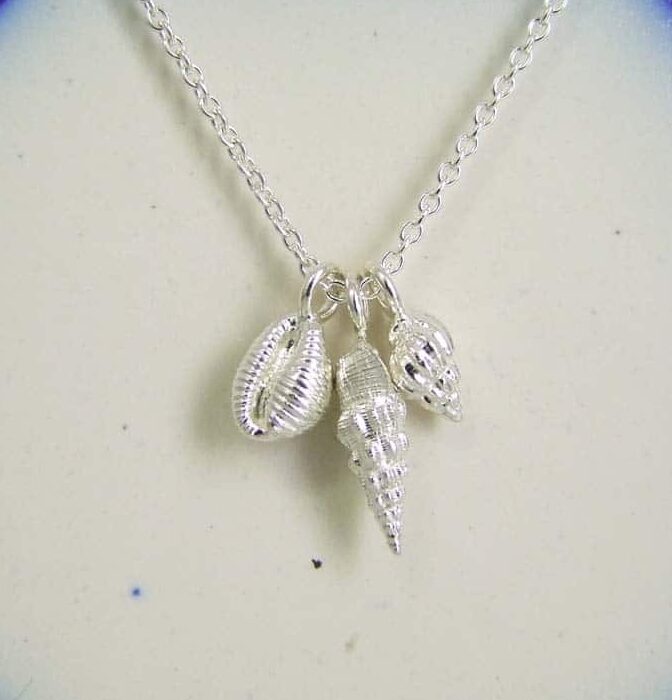 Mini Shell Cluster Pendant