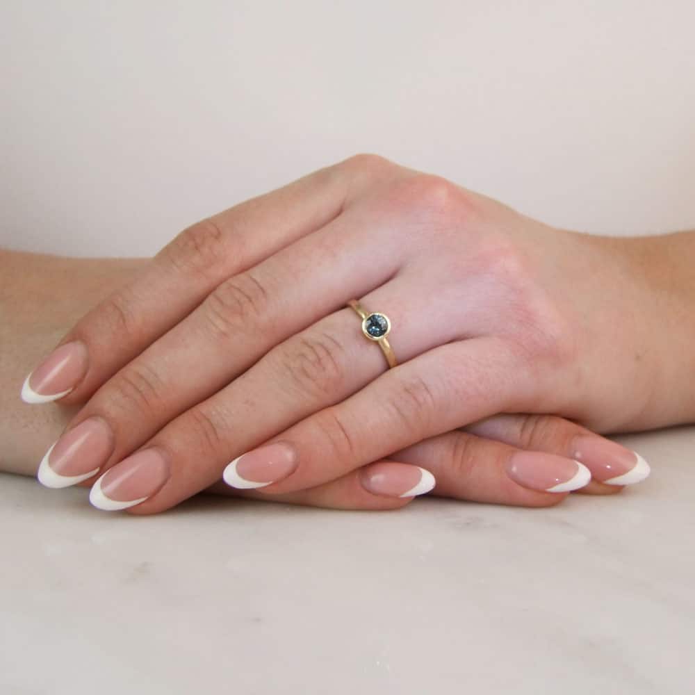 Round Teal Sapphire Ring - Image 2